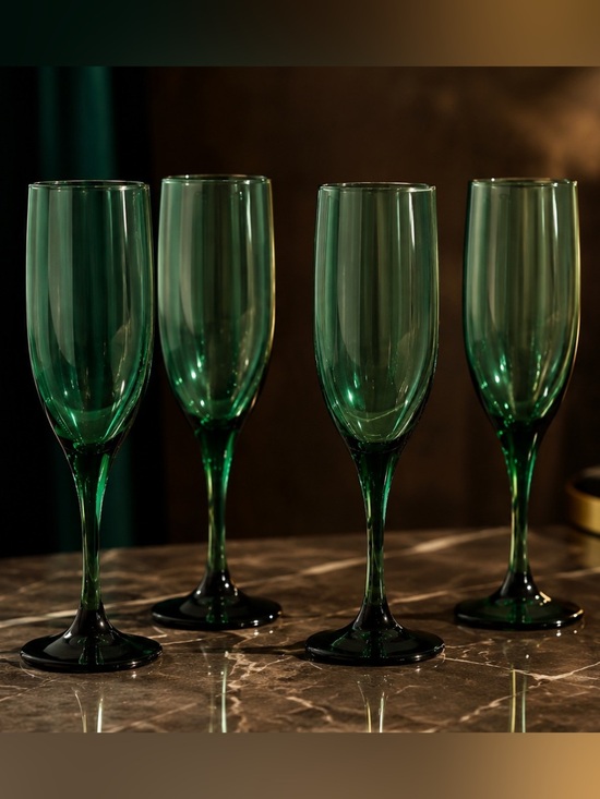 Other - Set of 4 Emerald Green Champagne Flutes | Elegant Vintage Style Glassware
